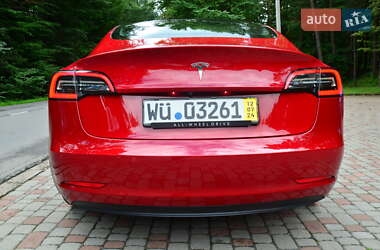 Седан Tesla Model 3 2020 в 