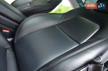 Седан Tesla Model 3 2020 в 