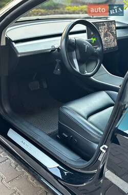 Седан Tesla Model 3 2019 в 
