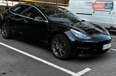 Седан Tesla Model 3 2019 в Киеве