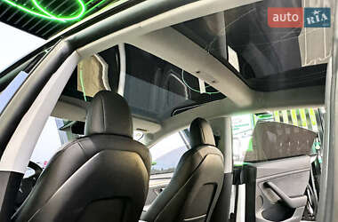 Седан Tesla Model 3 2021 в 