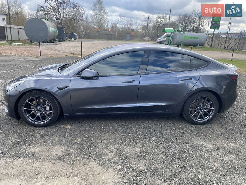 Седан Tesla Model 3 2018 в Києві