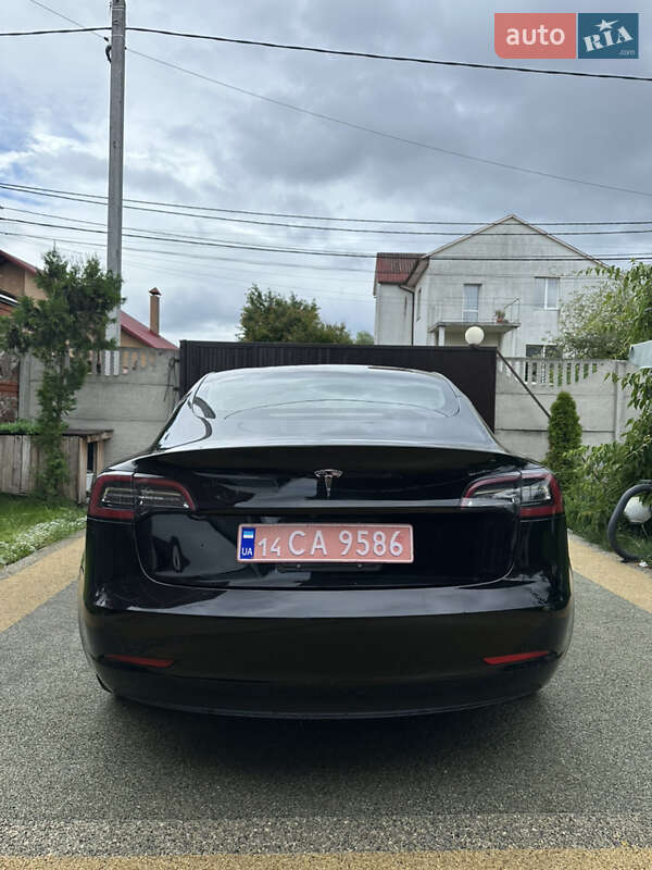 Седан Tesla Model 3 2020 в Киеве
