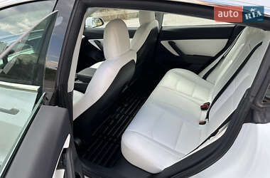 Седан Tesla Model 3 2019 в 
