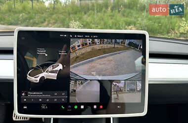 Седан Tesla Model 3 2019 в 