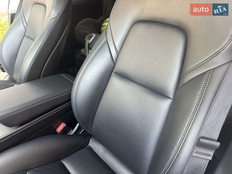 Седан Tesla Model 3 2022 в Харькове