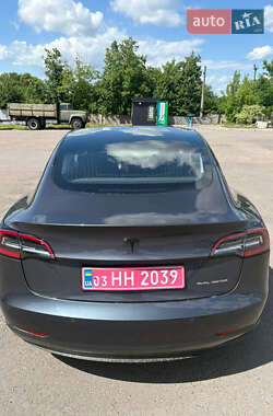 Седан Tesla Model 3 2019 в 
