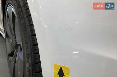 Седан Tesla Model 3 2024 в 