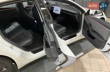 Седан Tesla Model 3 2024 в 