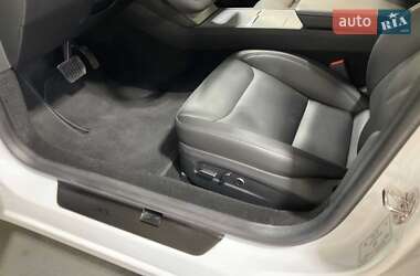 Седан Tesla Model 3 2024 в 