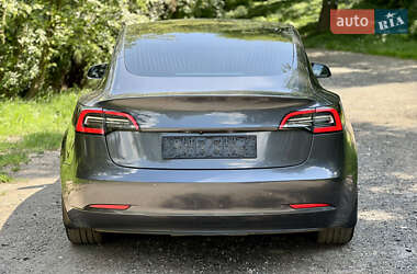 Седан Tesla Model 3 2020 в 