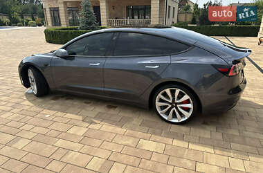 Седан Tesla Model 3 2019 в 