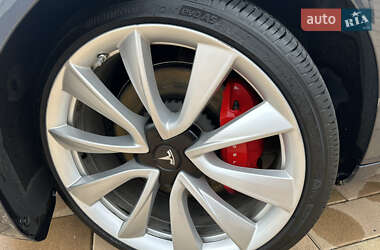 Седан Tesla Model 3 2019 в 