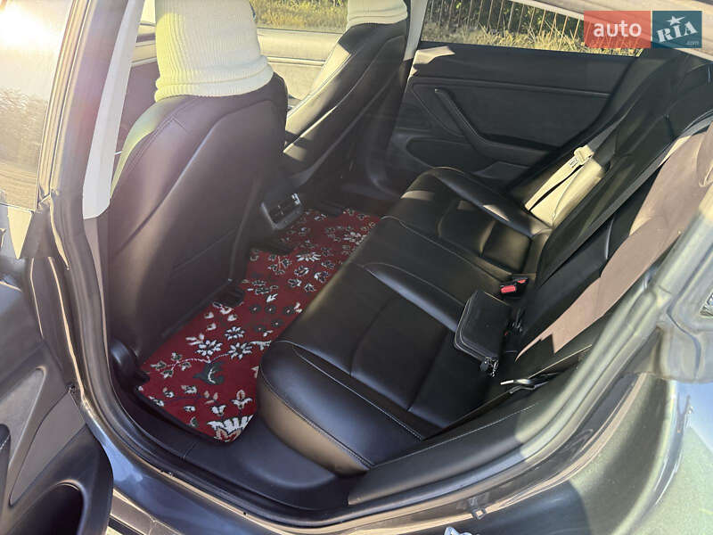 Седан Tesla Model 3 2018 в Каменском