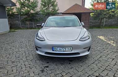 Седан Tesla Model 3 2018 в Львове