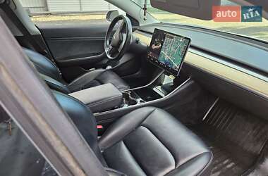 Седан Tesla Model 3 2018 в Львове