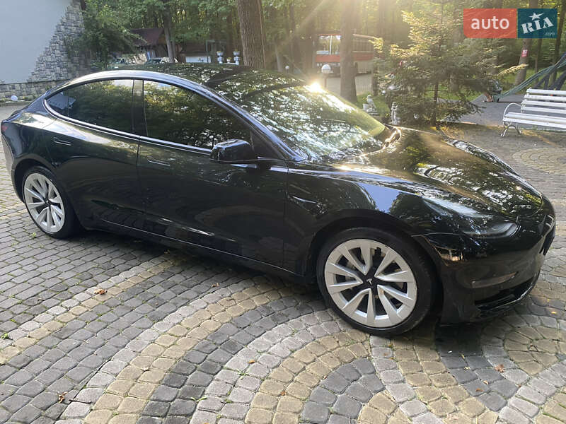 Седан Tesla Model 3 2022 в Богородчанах