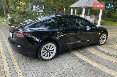 Седан Tesla Model 3 2022 в 
