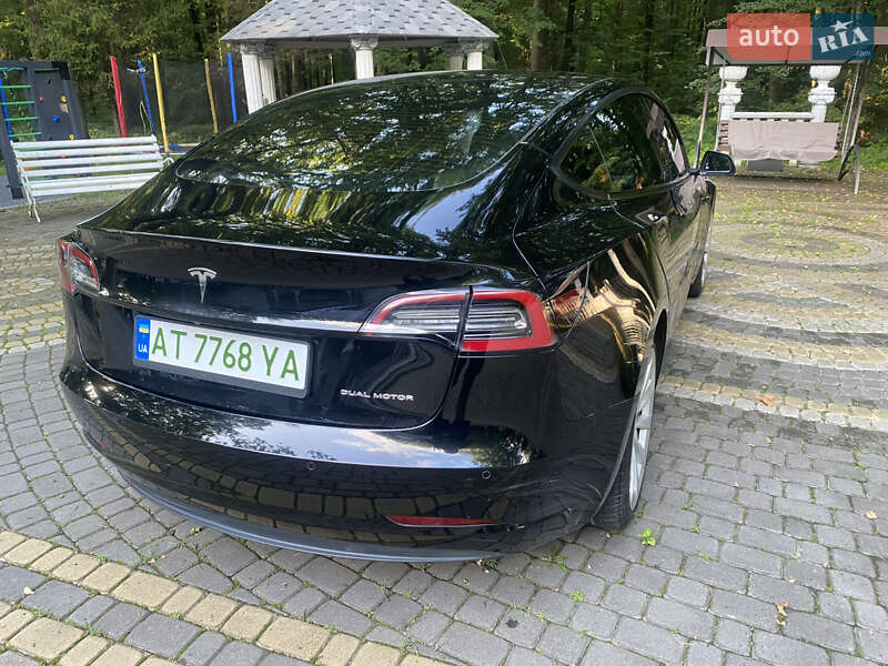 Седан Tesla Model 3 2022 в Богородчанах