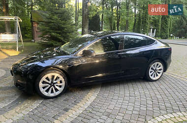Седан Tesla Model 3 2022 в Богородчанах