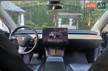 Седан Tesla Model 3 2022 в 