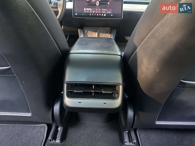 Седан Tesla Model 3 2022 в Богородчанах