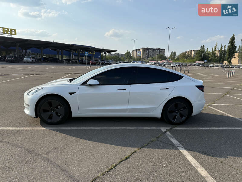 Седан Tesla Model 3 2023 в Кривому Розі