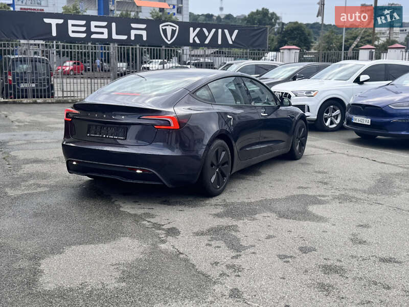 Седан Tesla Model 3 2024 в Киеве