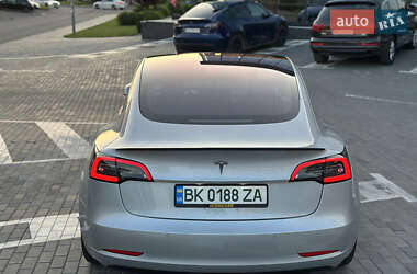 Седан Tesla Model 3 2018 в 