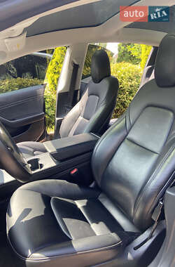 Седан Tesla Model 3 2019 в 