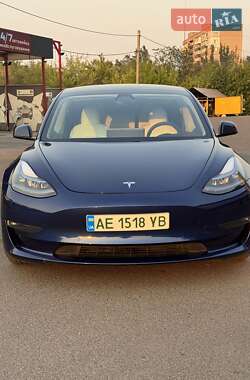 Седан Tesla Model 3 2021 в 