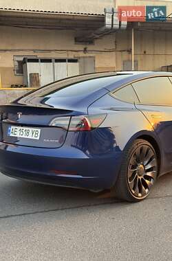 Седан Tesla Model 3 2021 в 