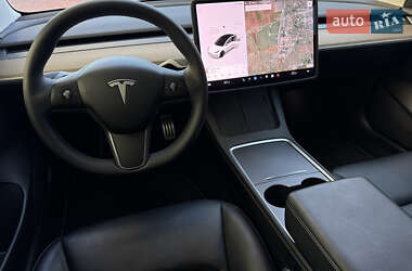 Седан Tesla Model 3 2021 в 