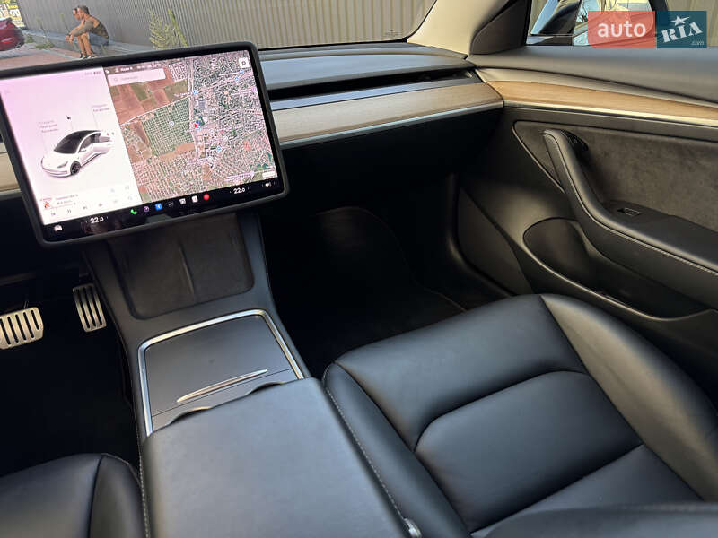 Седан Tesla Model 3 2021 в Одессе