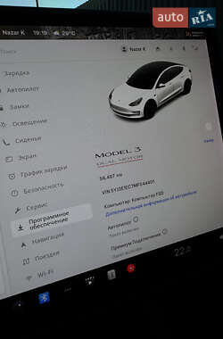 Седан Tesla Model 3 2021 в 