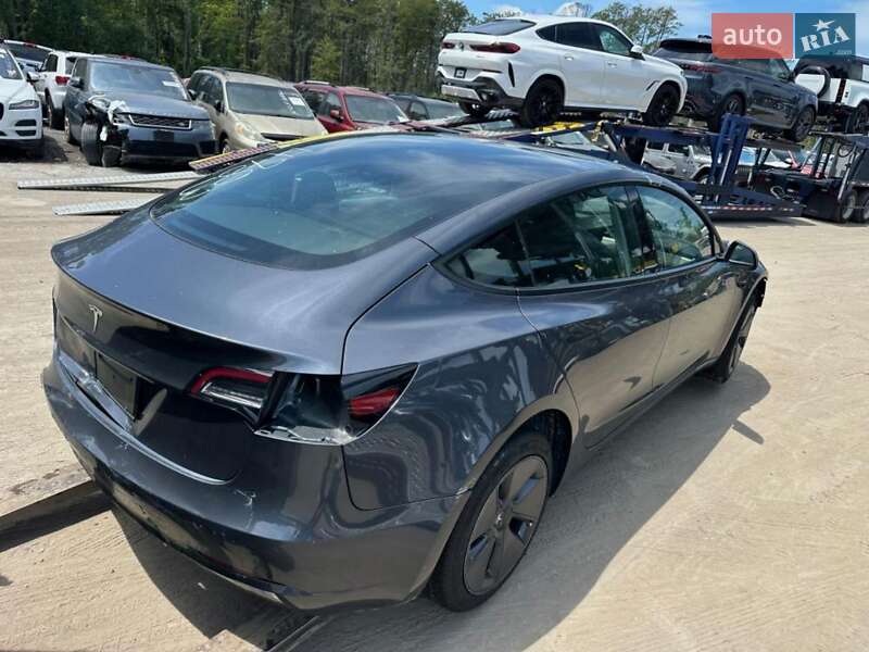 Седан Tesla Model 3 2023 в Киеве
