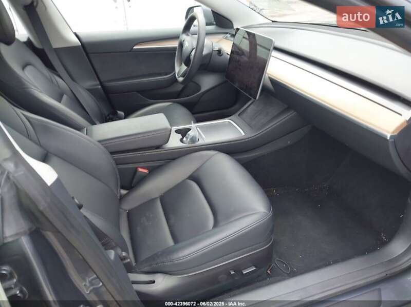 Седан Tesla Model 3 2023 в Киеве