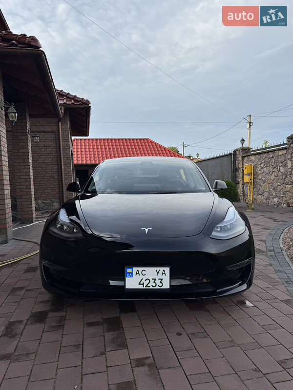 Седан Tesla Model 3 2022 в Луцке