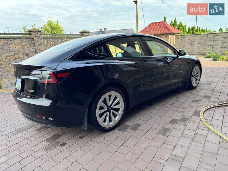 Седан Tesla Model 3 2022 в Луцке