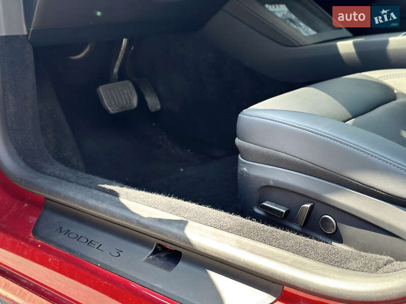 Седан Tesla Model 3 2024 в Харькове