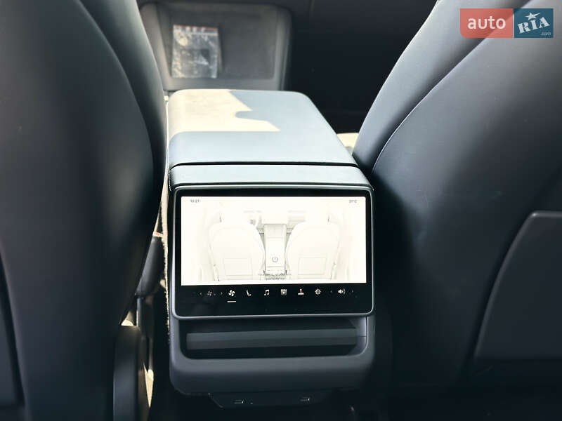 Седан Tesla Model 3 2024 в Харькове