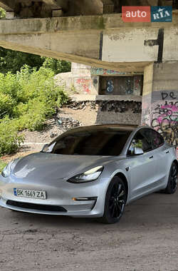 Седан Tesla Model 3 2018 в 
