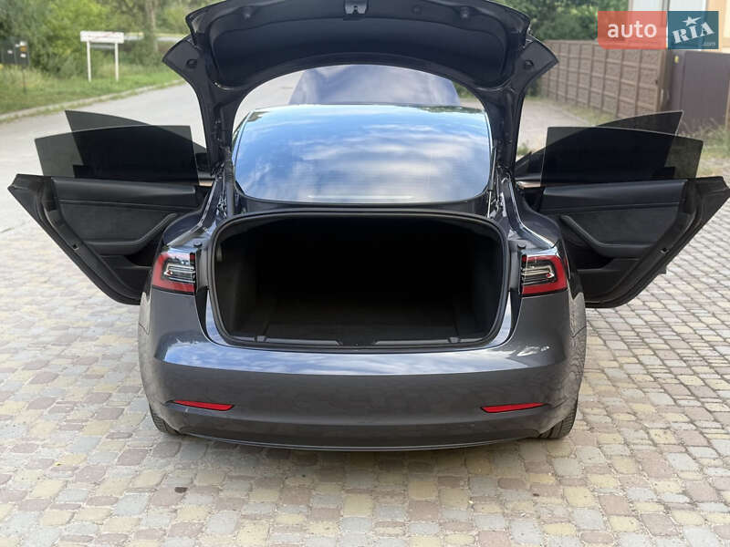 Седан Tesla Model 3 2023 в Запорожье