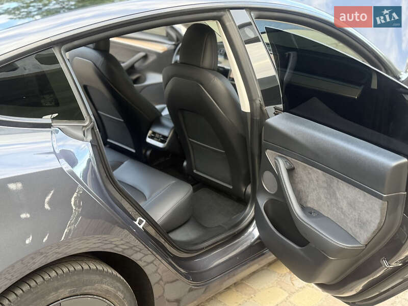 Седан Tesla Model 3 2023 в Запорожье