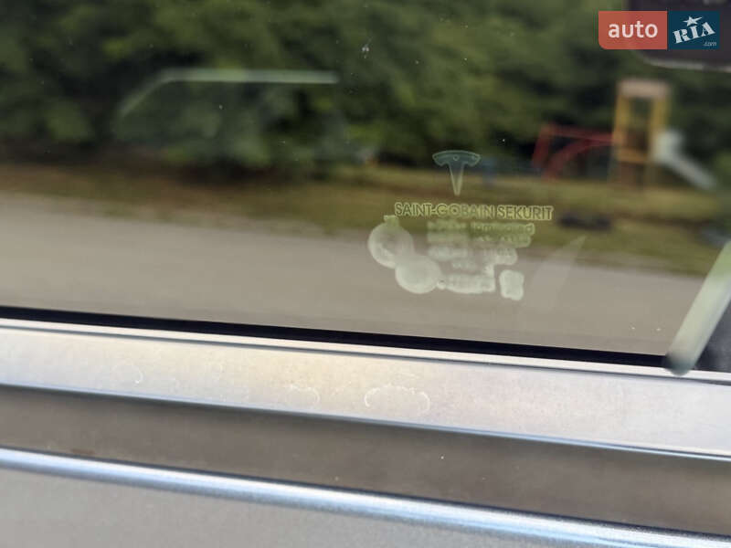 Седан Tesla Model 3 2023 в Запорожье