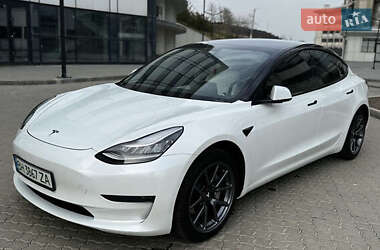 Седан Tesla Model 3 2019 в Киеве