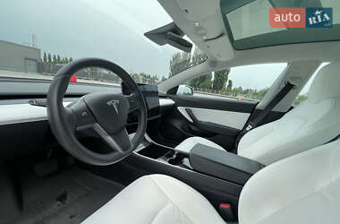 Седан Tesla Model 3 2019 в 