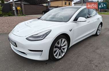 Седан Tesla Model 3 2019 в Броварах