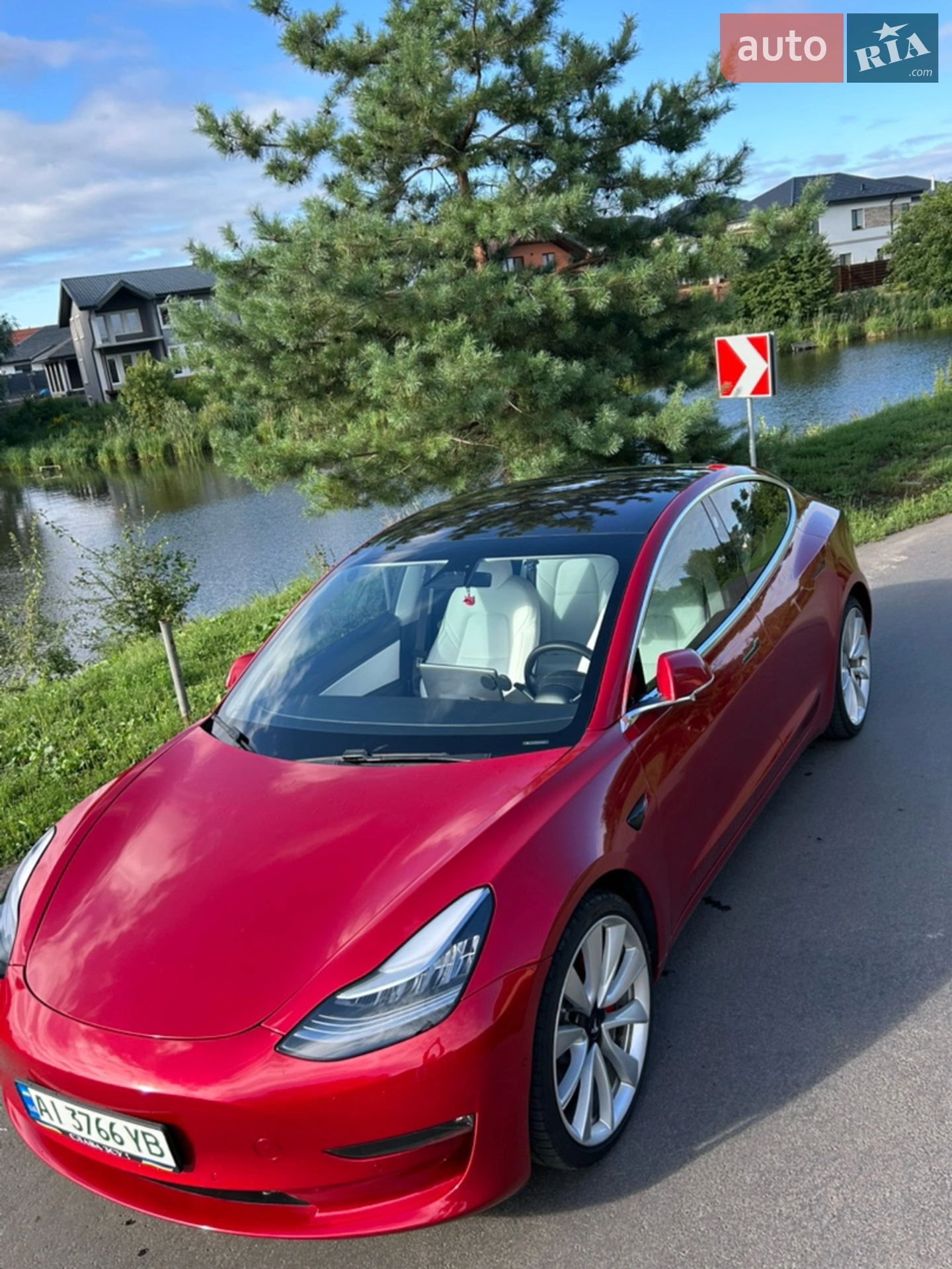 2018 Tesla Model 3 - фото 1