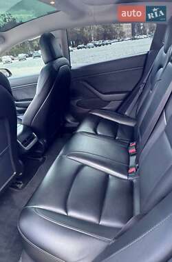 Седан Tesla Model 3 2019 в 